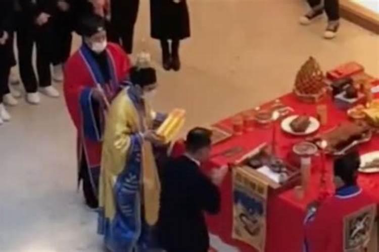 女人梦见坟地什么意思呢