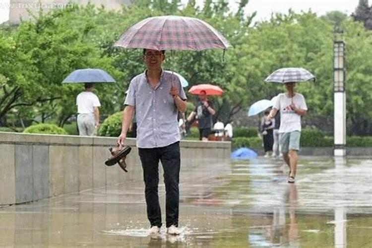 2025属蛇的几月出生最好