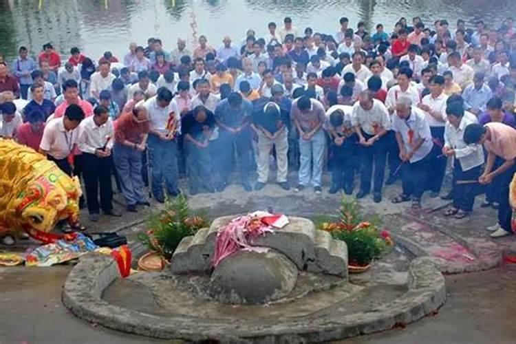 八月十五是怎么拜神的？都有什么祭品？