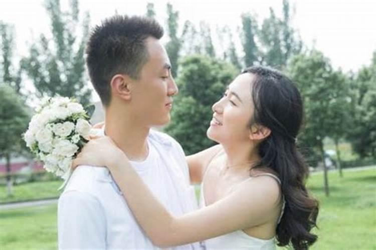 八字不合的两人能结婚吗,八字不合真的不能在一起吗？