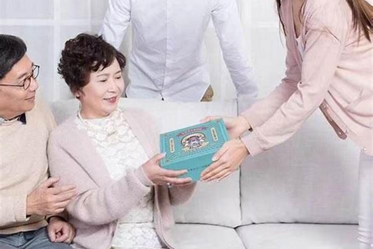 重阳节为老人做些什么