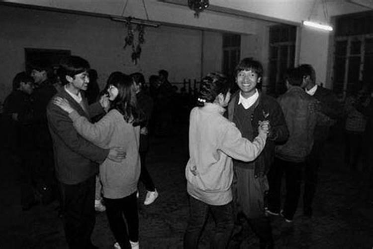 90年属马女与92年属猴男婚配好不好？