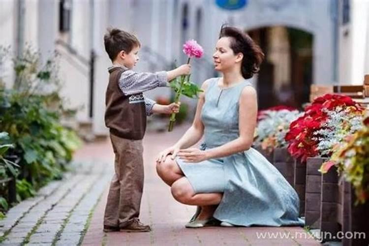 离异女人梦见自己生男孩