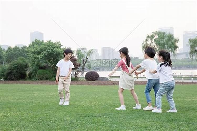 梦见和同学在一起玩什么意思 梦见和同学在一起玩有什么征兆