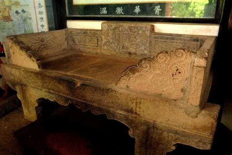梦见和老公字在奶奶的老院子里
