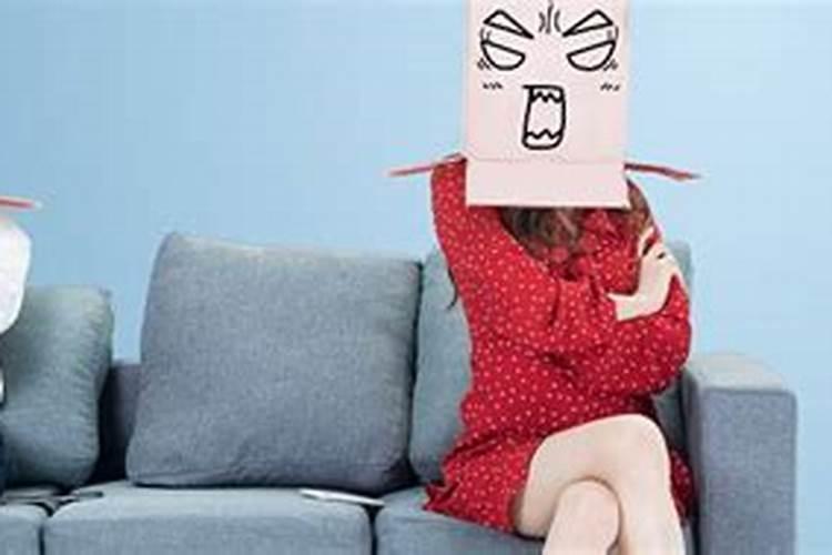 梦见老公和别的女人在一起我很生气