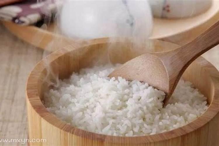 梦见吃了三四碗饭的预兆