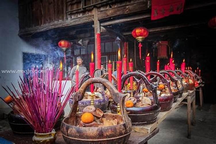 梦见去拜祭祖坟墓的预兆