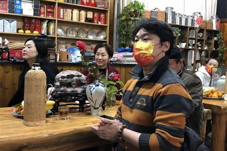 梦见前男友和女朋友的预兆