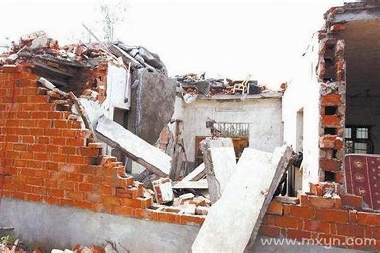 梦到学校倒塌死了很多人预示着什么意思