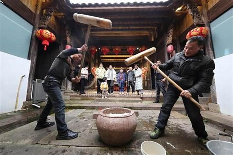 72年十月的鼠命运如何,72年属鼠的十月初十的命运是什么？