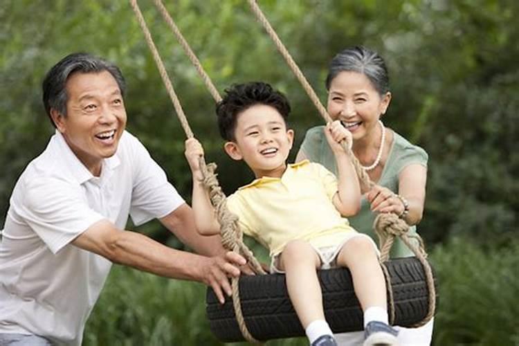生辰八字说克人,是真的吗？会看的帮我看下