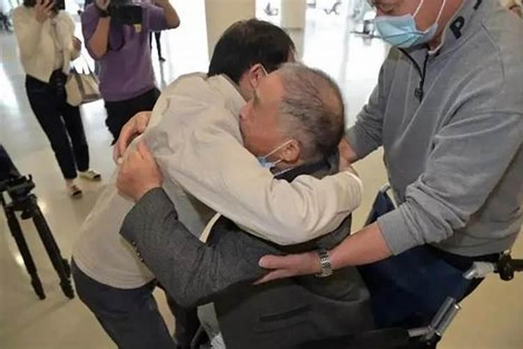 怎样才能问爸妈要2000元还不会被骂还要给你？