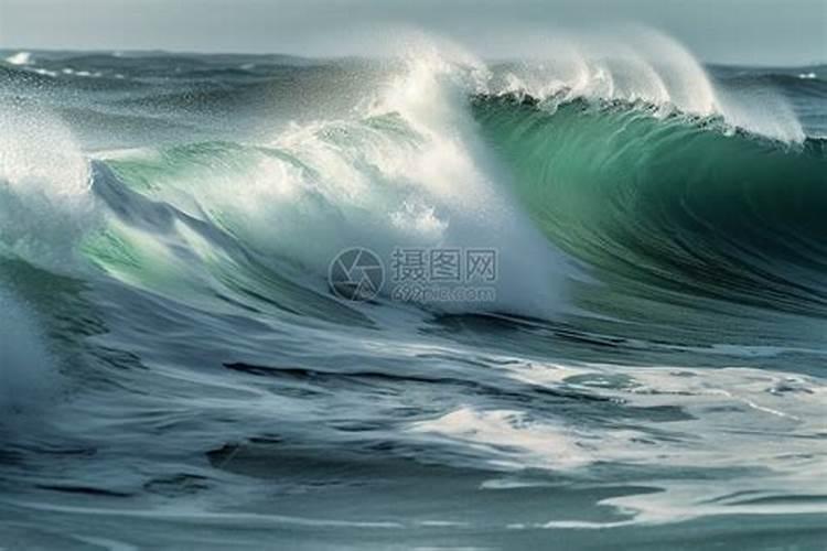 梦见水波涛汹涌是什么意思？