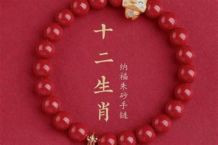 昨晚梦见给佛上香,但是明明自己拿的是正常的香,却在点燃的时候发现变短...