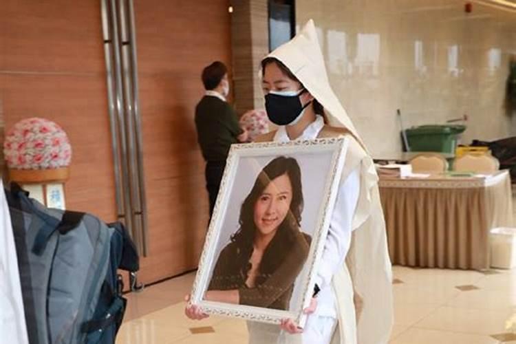 梦见前夫死了是什么意思