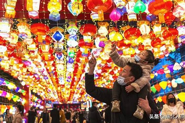 梦见爸爸死了哭的很伤心 周公解梦