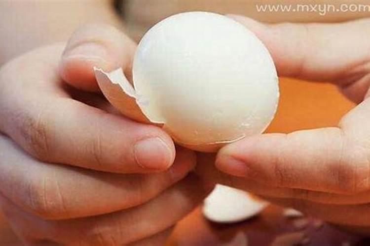 梦见兄弟捡鸡蛋是什么意思
