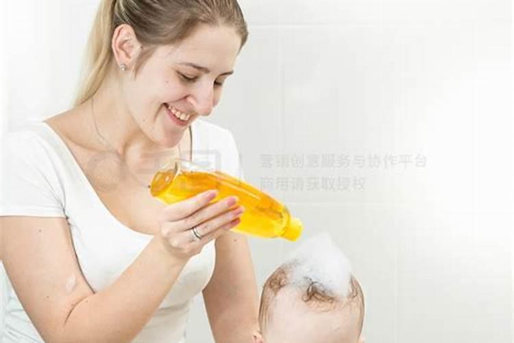 梦见怀抱女婴儿是什么意思