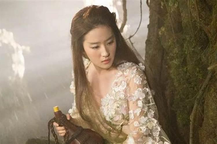 刘亦菲脖子痣是天生的吗