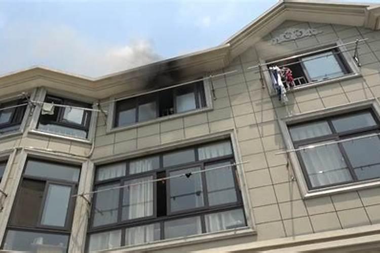 女人梦到邻居家着火了有什么预兆