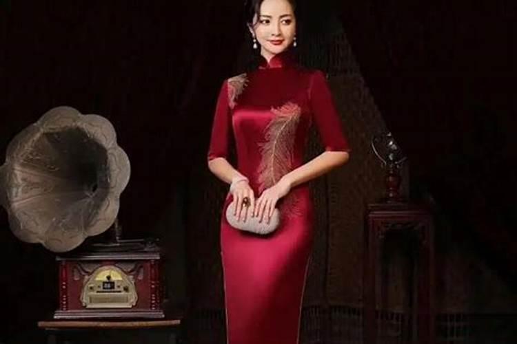 梦见自己穿旗袍是什么意思