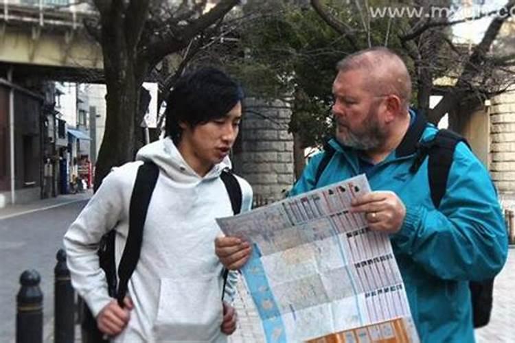梦见和陌生人问路的预兆
