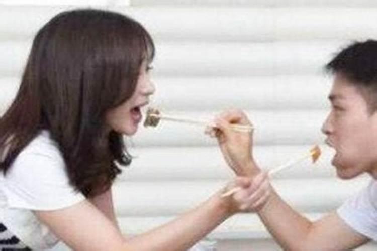 梦见自己和前夫还生活在一起的预兆