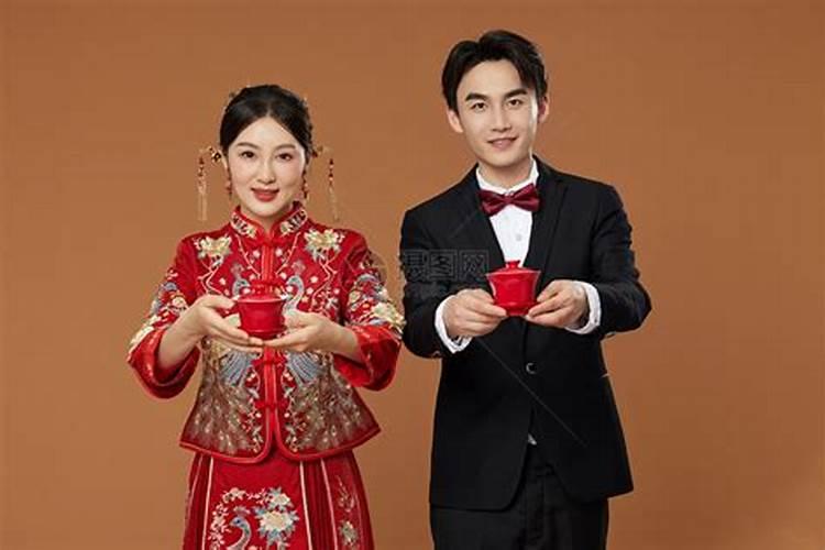 梦见朋友穿婚纱是什么预兆？