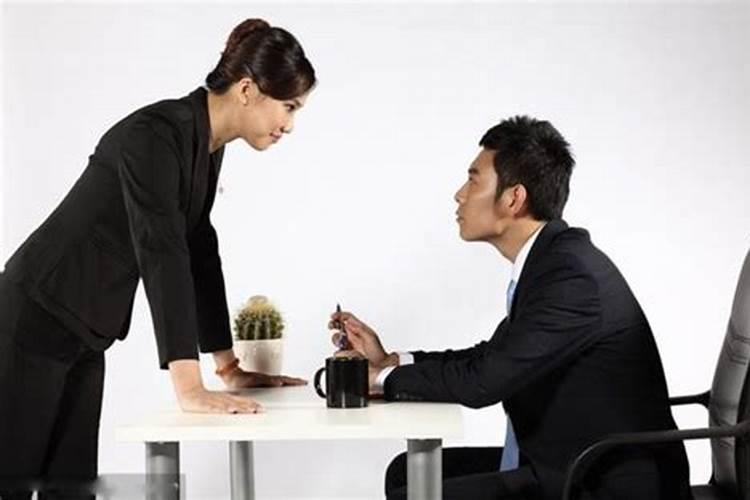梦见老板和我说话是什么意思