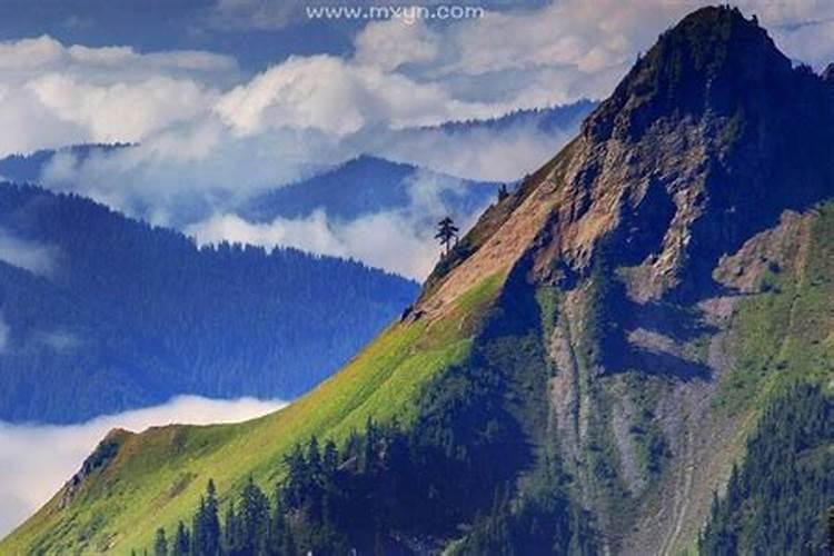 梦见高山耸立在眼前是什么意思 梦见高山耸立在眼前有什么含义