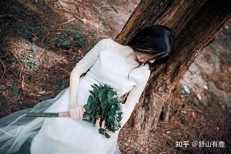 梦见好多坟墓还有新坟还有鬼的预兆