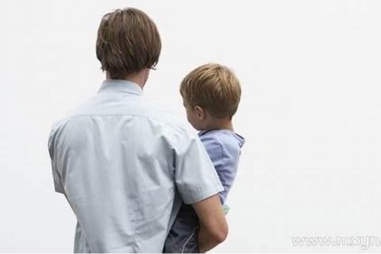 梦见男人抱我的腰的预兆