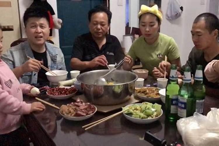 梦见爸爸妈妈来我家帮忙做事