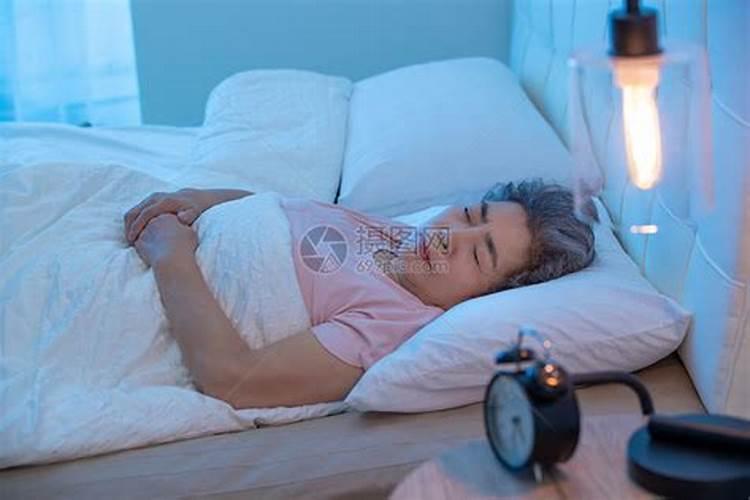 梦见老人都住在老房子里的预兆