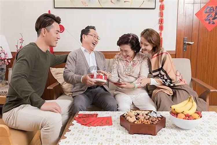 在小年的时候送什么礼物给家中长辈好