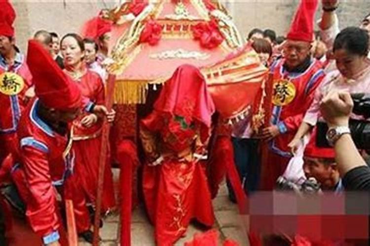 女儿对妈妈态度不好该怎么办