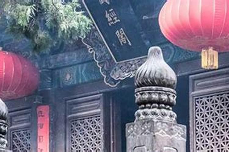 梦见过年拜神是什么意思？