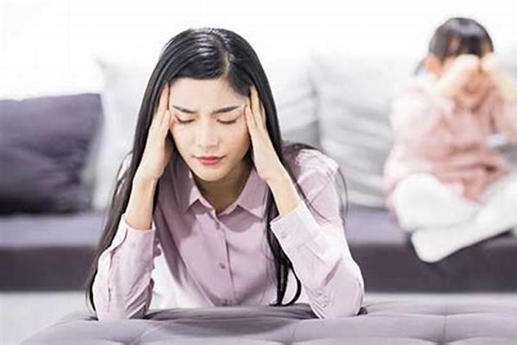 梦见哥哥弟弟欺负我打我我气的跳河爸爸不帮我？