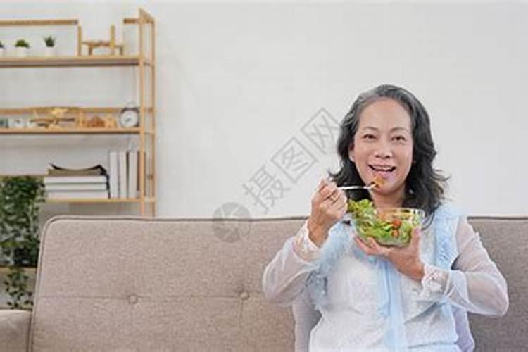 梦见背了一捆柴回家的预兆