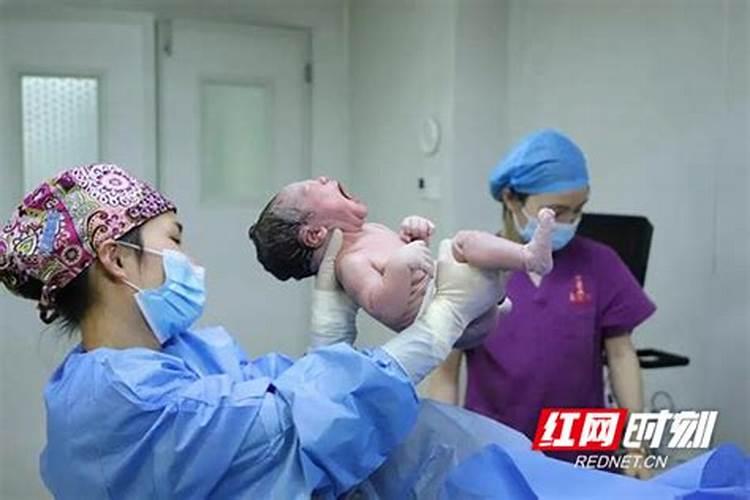 农村有一种风俗那就是小孩出生之后要找算名先生定花根,这定花根是什 ...