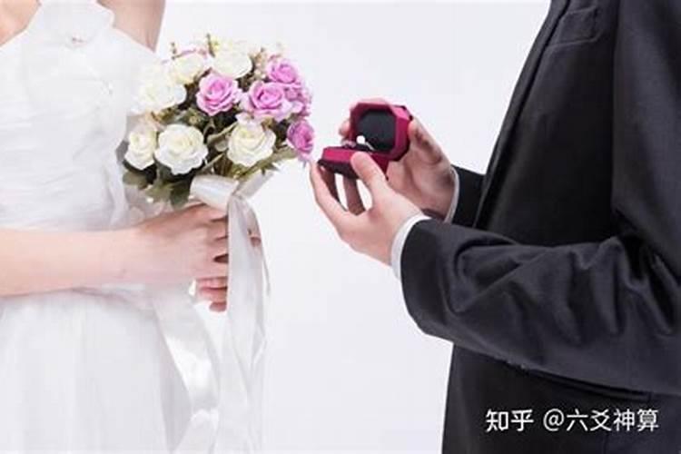 八字看头婚和二婚配偶长像,如何从八字看配偶的相貌