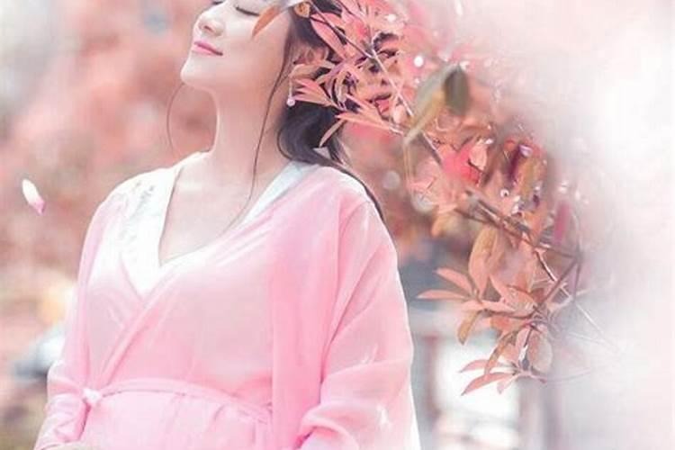 女人梦到自己大肚子即将临产是什么意思？