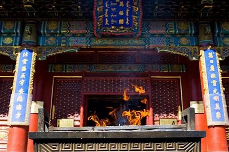 烧香拜佛去哪个寺庙 七月十五可以去寺庙烧香吗