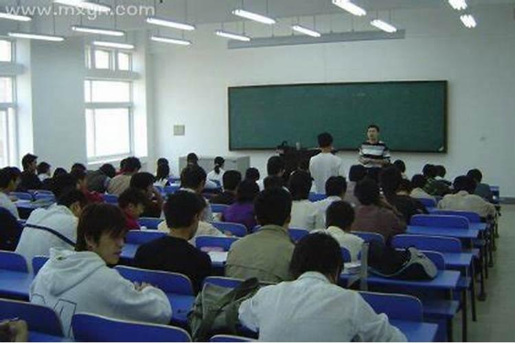 梦见上学迟到好不好,梦到上学迟到会怎么样？