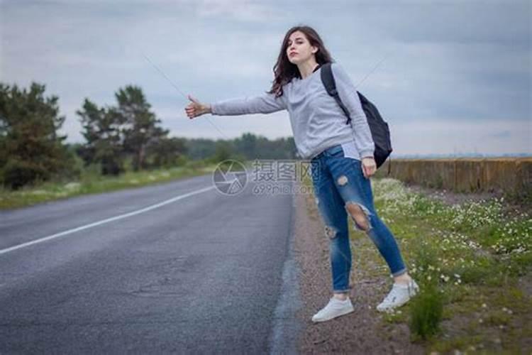 梦见着急赶车是什么意思