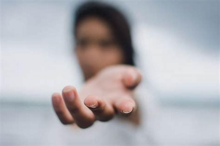 女人梦见死人说话是什么兆头