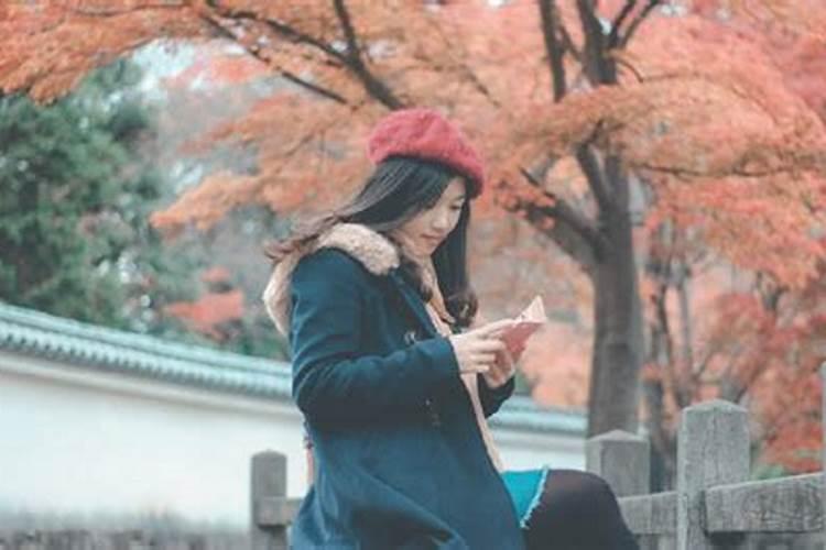 一个女孩基本上可以说每天都出现在我梦里要怎么样才能忘记,,,很爱...