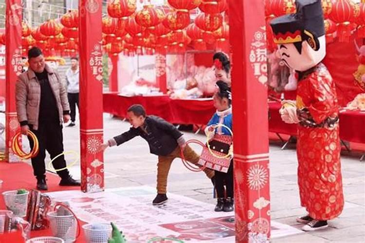 http://满城县大集庙会