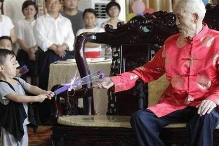 元宵节挂灯笼的来历